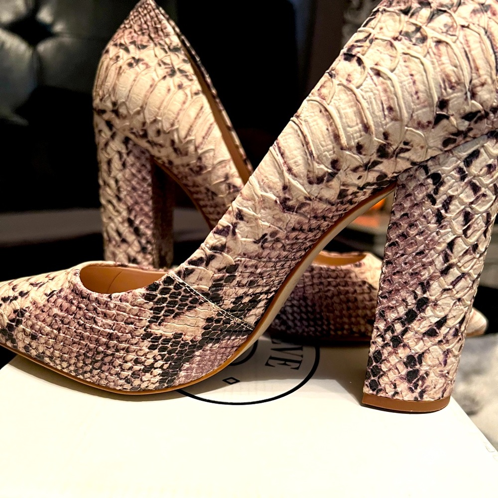 NWT STEVE MADDEN Prance heels size 9
